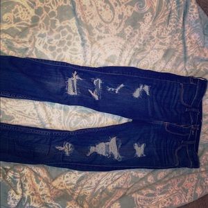 dark wash ripped cropped hollister jeans